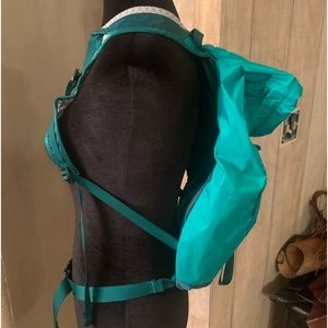 REI Flash 18 Daypack/ Backpack, Teal Lagoon, Unisex, One Size, Brand New w Tags